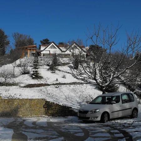 Ezuesthid Penzion 4*