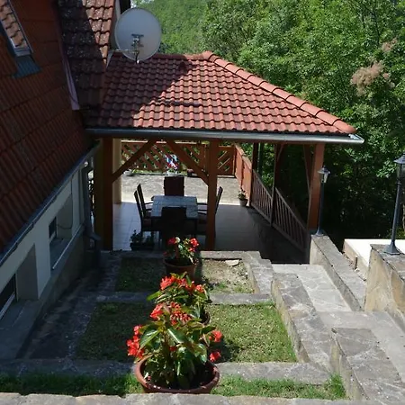 Guest house Ezuesthid *