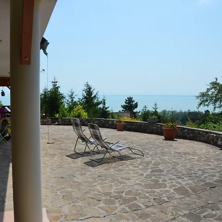 Guest house Ezuesthid *