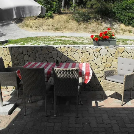 Ezuesthid Πανσιόν 4*