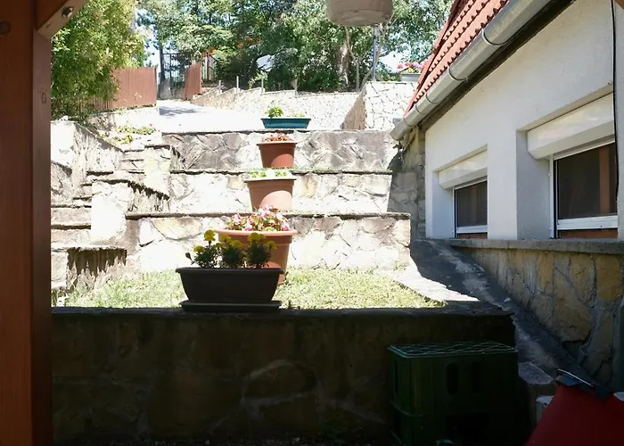 Ezuesthid Konukevi 4*