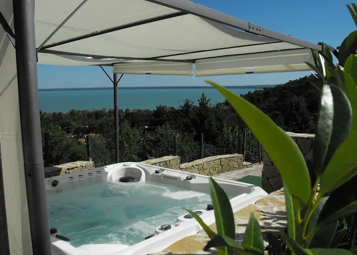 בית הארחה Ezuesthid Balatongyörök