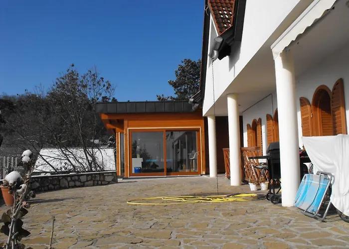 Ezuesthid בית הארחה