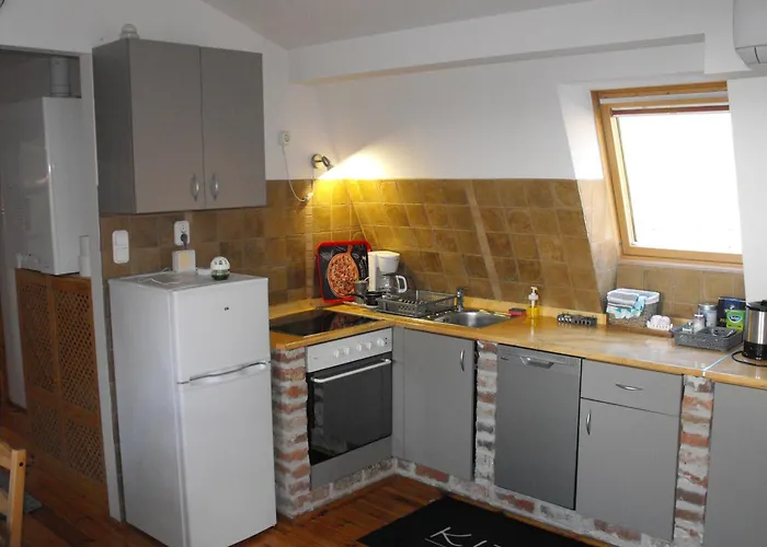 Konukevi Ezuesthid 4*