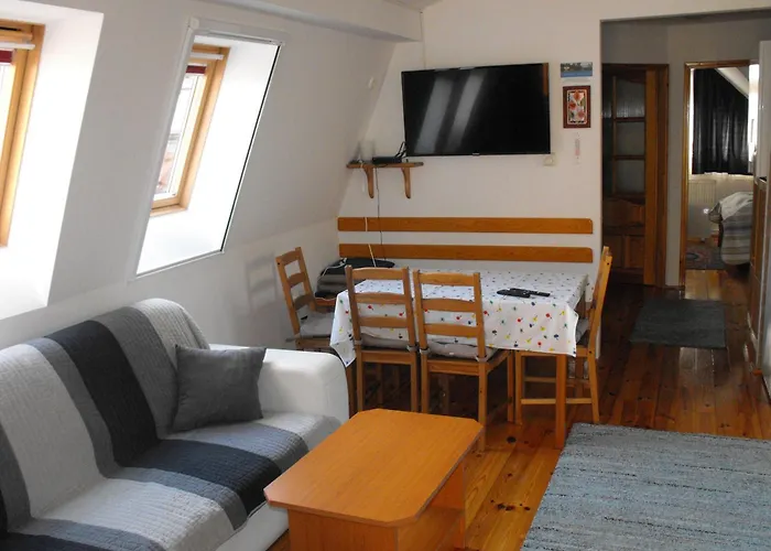 Ezuesthid Konukevi Balatongyörök