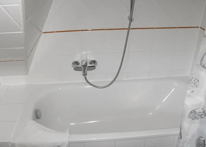 Ezuesthid Konukevi 4*