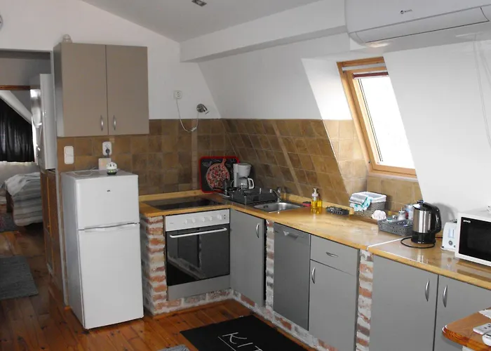 בית הארחה Ezuesthid Balatongyörök