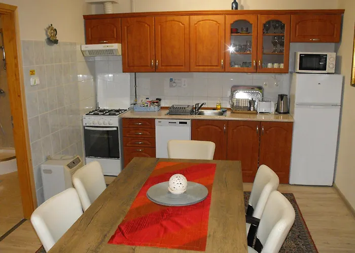 Konukevi Ezuesthid Balatongyörök