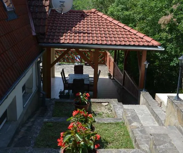 בית הארחה Ezuesthid 4*