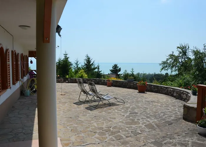 בית הארחה Ezuesthid 4*