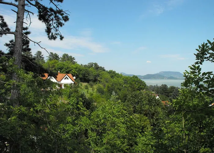 Ezuesthid בית הארחה 4*