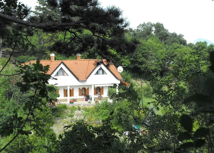 Ezuesthid בית הארחה